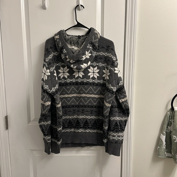 Sweater - Picture 3 of 4